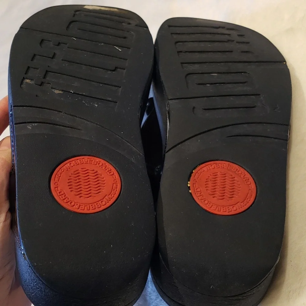 FitFlop Lulu navy blue  Flower Petals Patent Toe-Thong Comfort Sandals Woman’s 9 - Picture 4 of 9